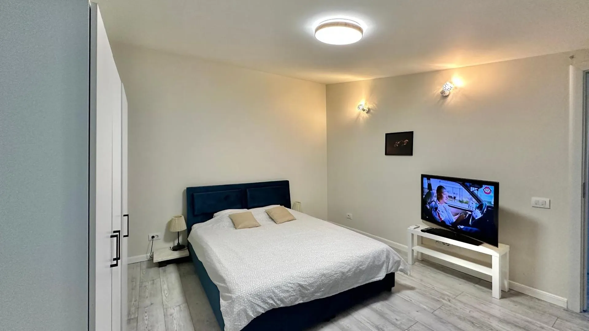 Interbelic House With Courtyard And Terrace Villa Bucharest