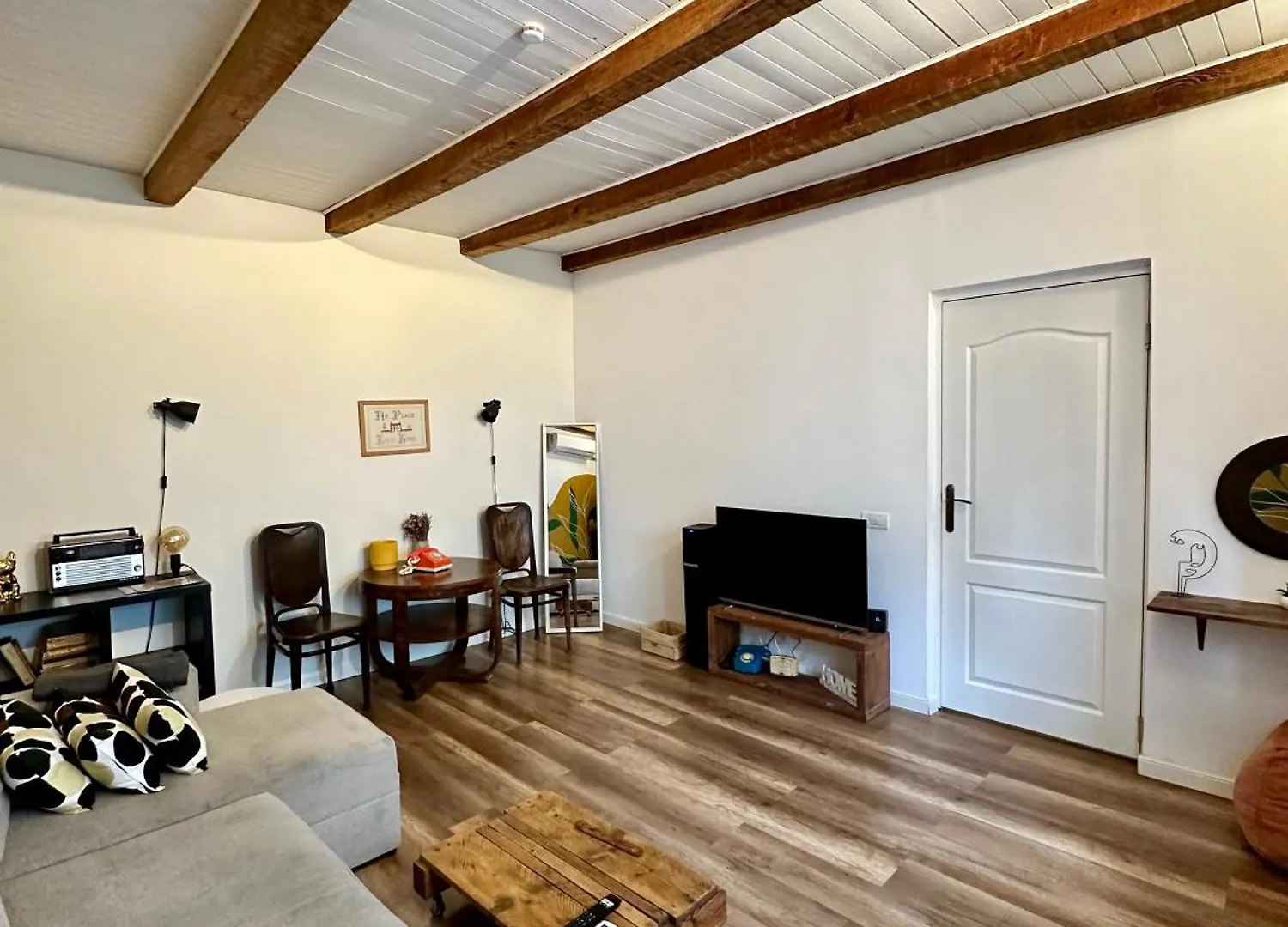 Interbelic House With Courtyard And Terrace Villa Bucharest