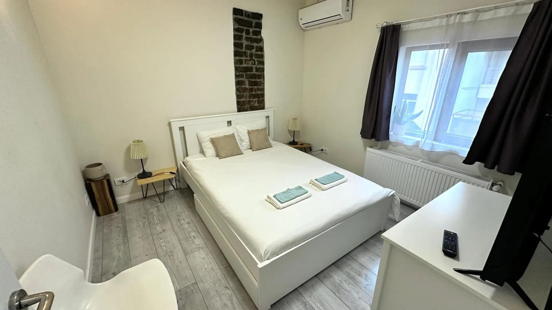 Interbelic House With Courtyard And Terrace Villa Bucharest